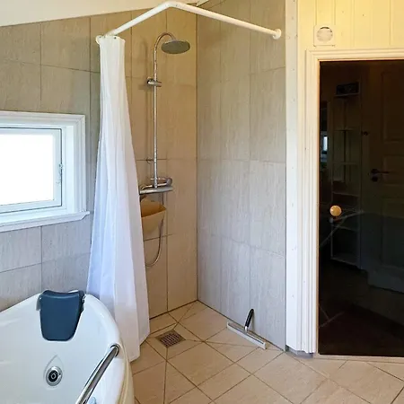 Holiday home Three-bedroom In 4 Broager